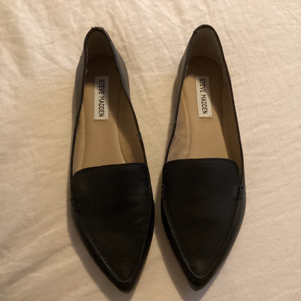 Steve Madden Feather Loafer Flat | CLR: Black | SZ: 8